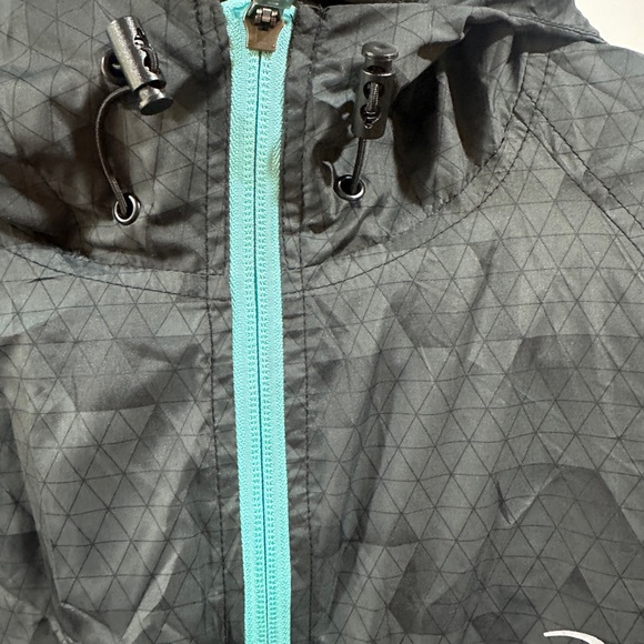 ASICS windbreaker jacket - Picture 7 of 8